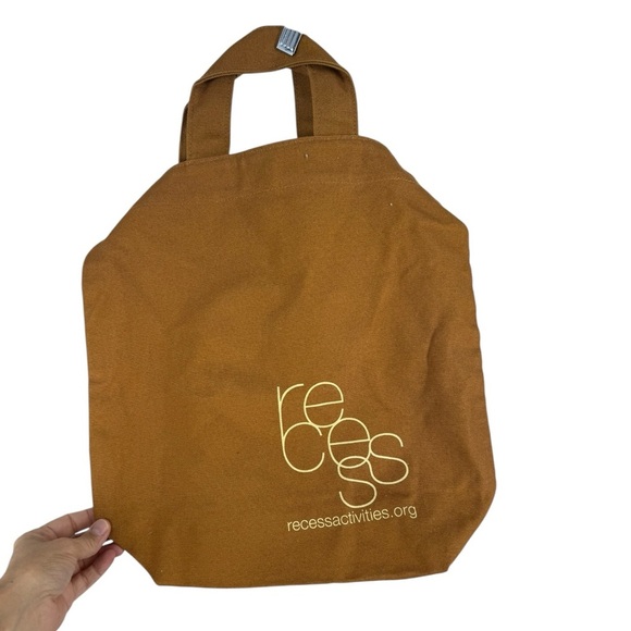 New Baggu duck bag. Golden mustard color with a logo for recess activities - Picture 1 of 4
